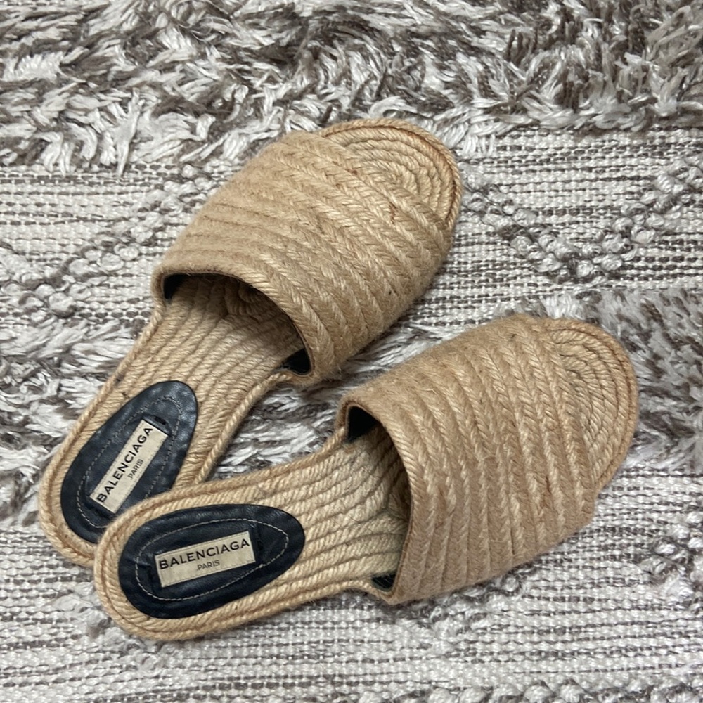 Balenciaga Straw slides